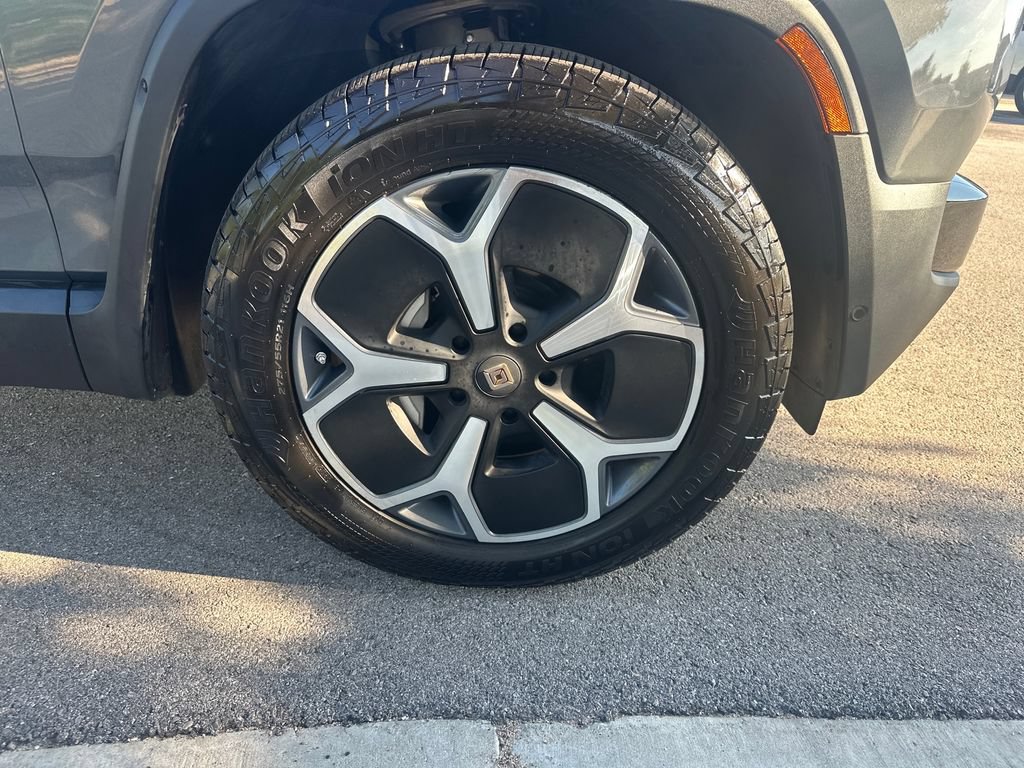 Used 2024 Rivian R1S Adventure AWD/4WD image 14
