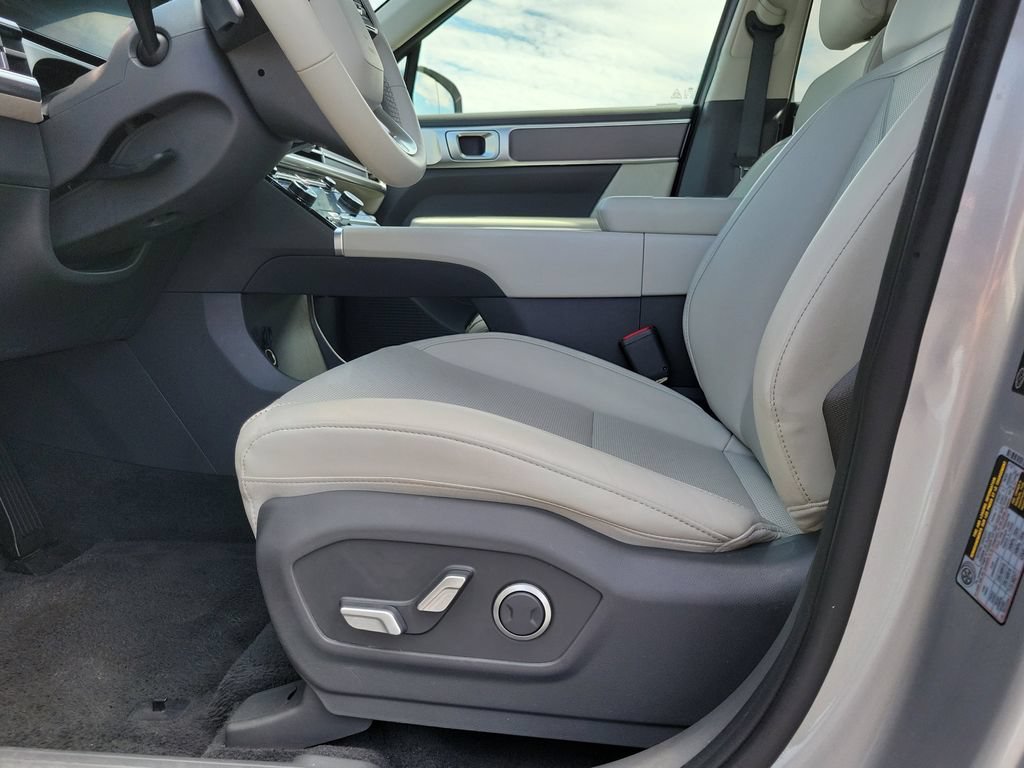 Used 2025 Hyundai Santa Fe SEL AWD/4WD image 19