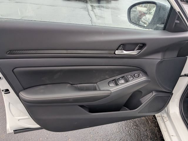 New 2025 Nissan Altima 2.5 SV image 15