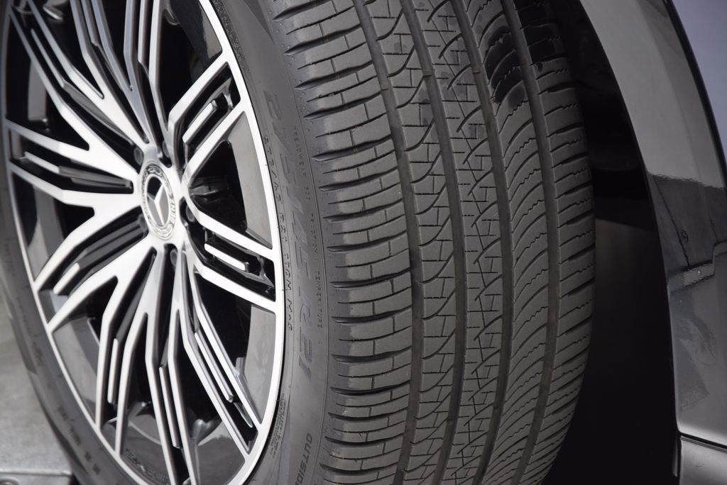 Used 2025 Mercedes-Benz EQS 450+ 4MATIC SUV image 28