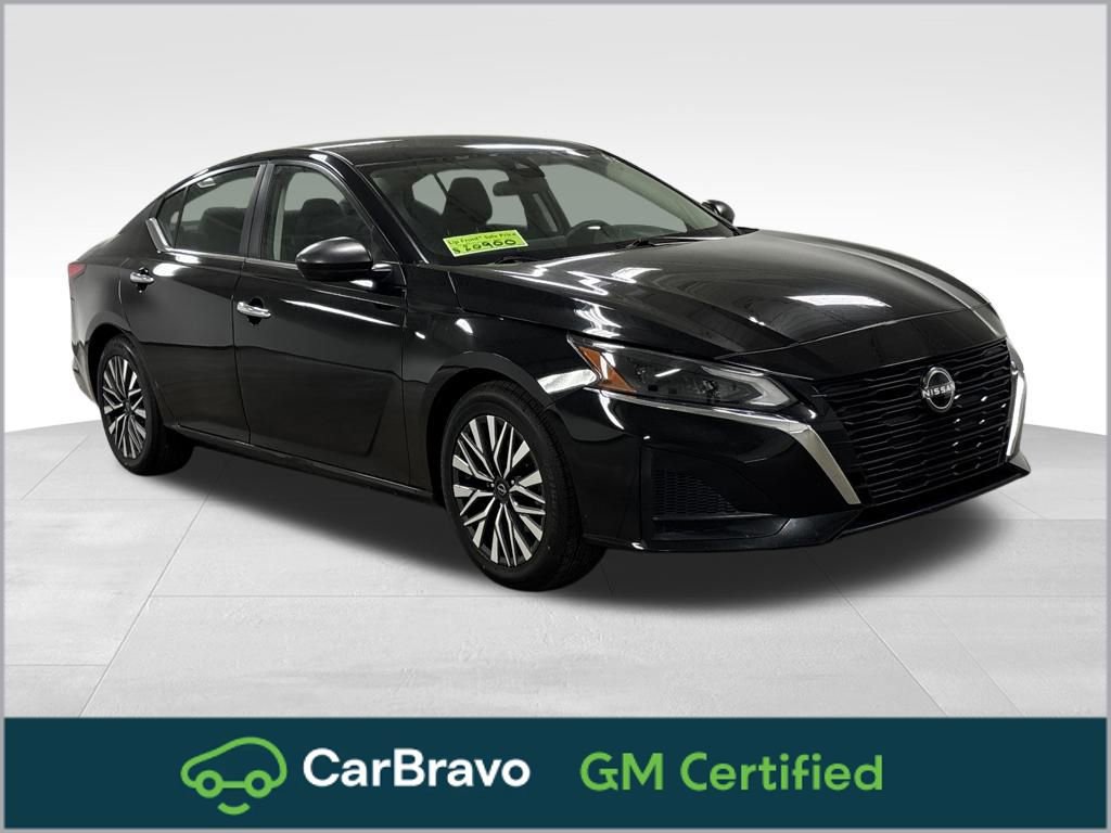 Used 2024 Nissan Altima 2.5 SV