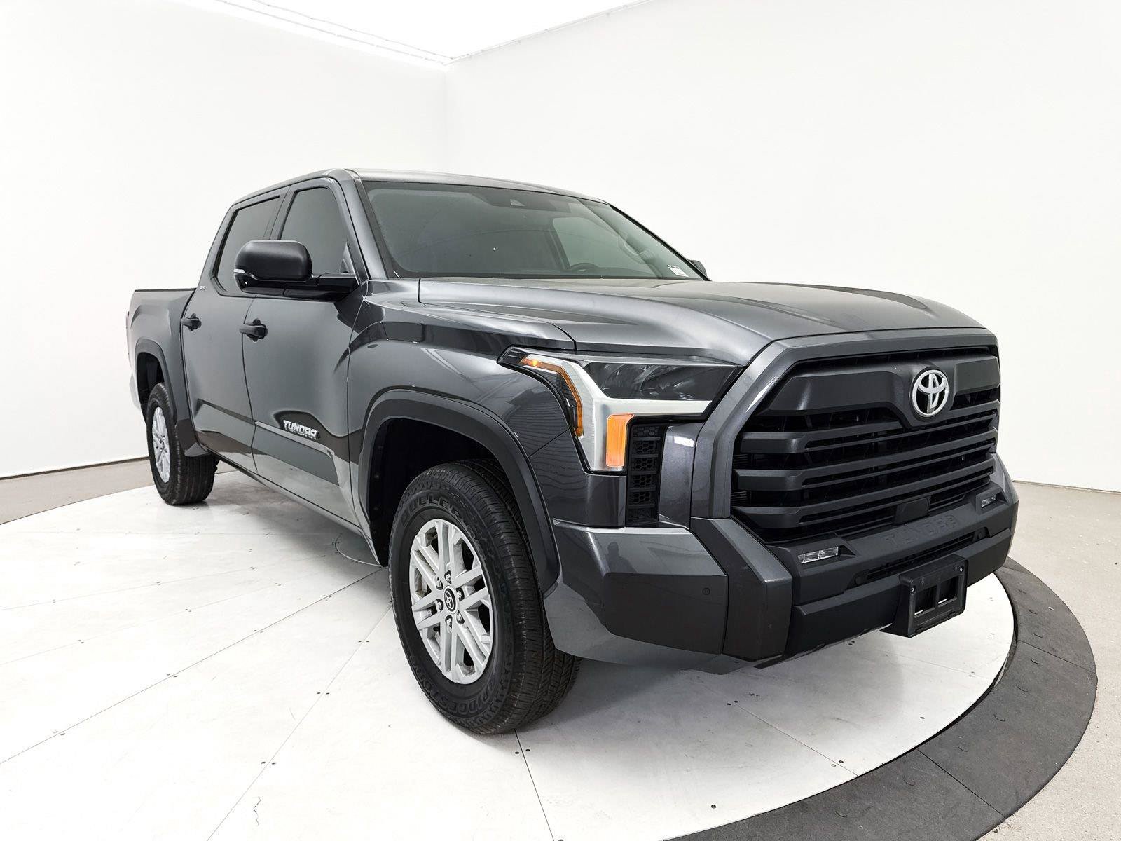 Used 2024 Toyota Tundra SR5 w/ SR5 Convenience Package AWD/4WD image 9