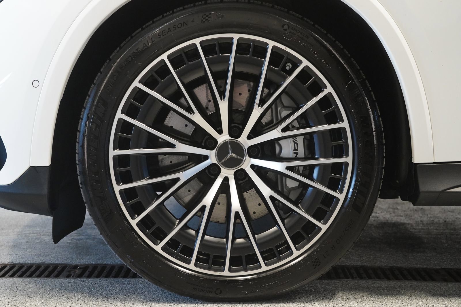 Used 2026 Mercedes-Benz GLC 43 AMG 4MATIC image 9