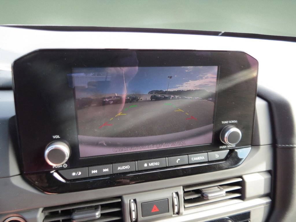 Used 2023 Nissan Pathfinder S image 21