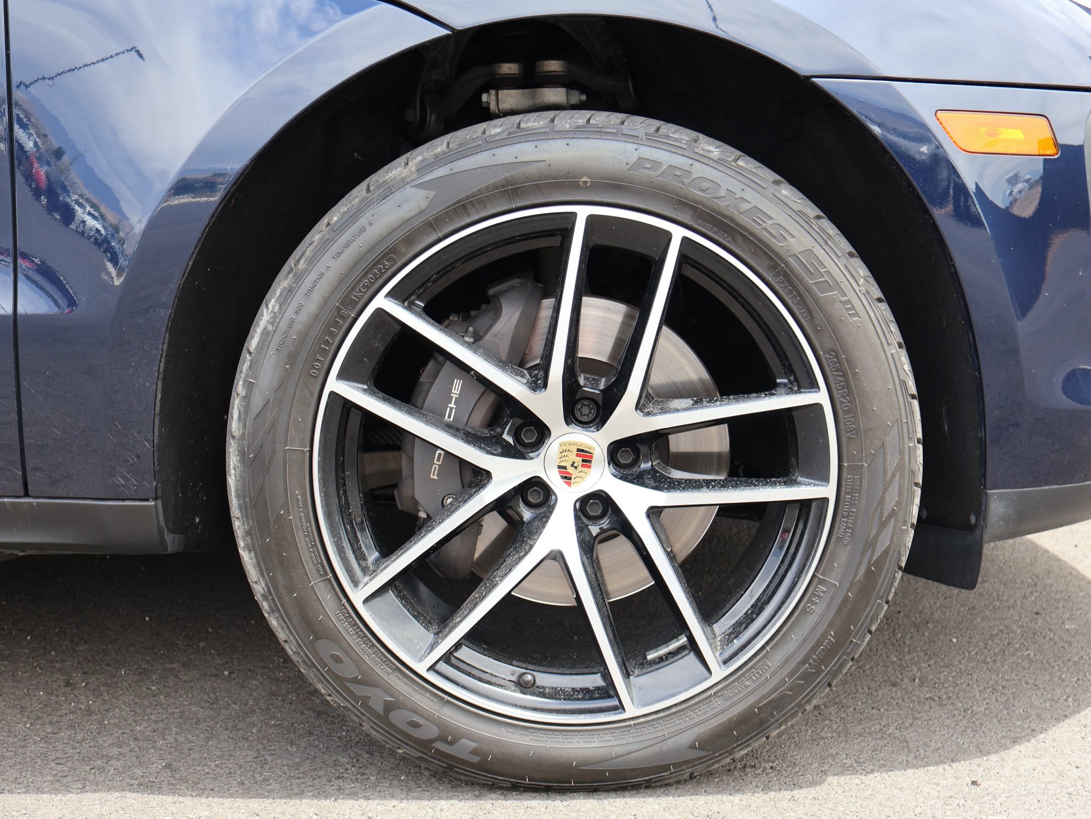 Used 2023 Porsche Macan AWD/4WD image 29