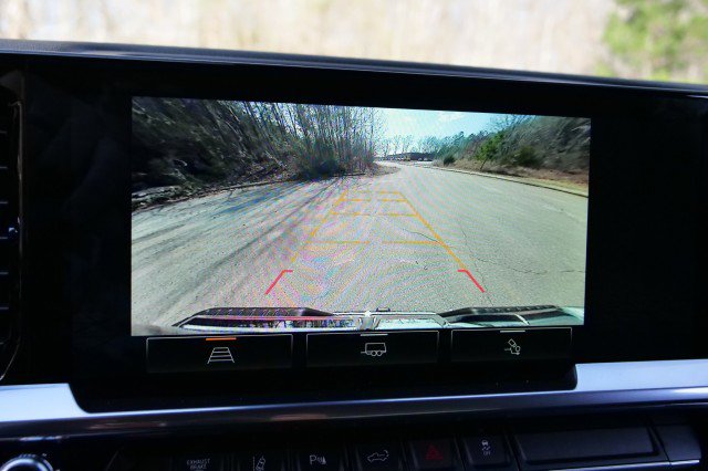 Used 2024 GMC Sierra 3500 SLE w/ SLE Convenience Package image 11