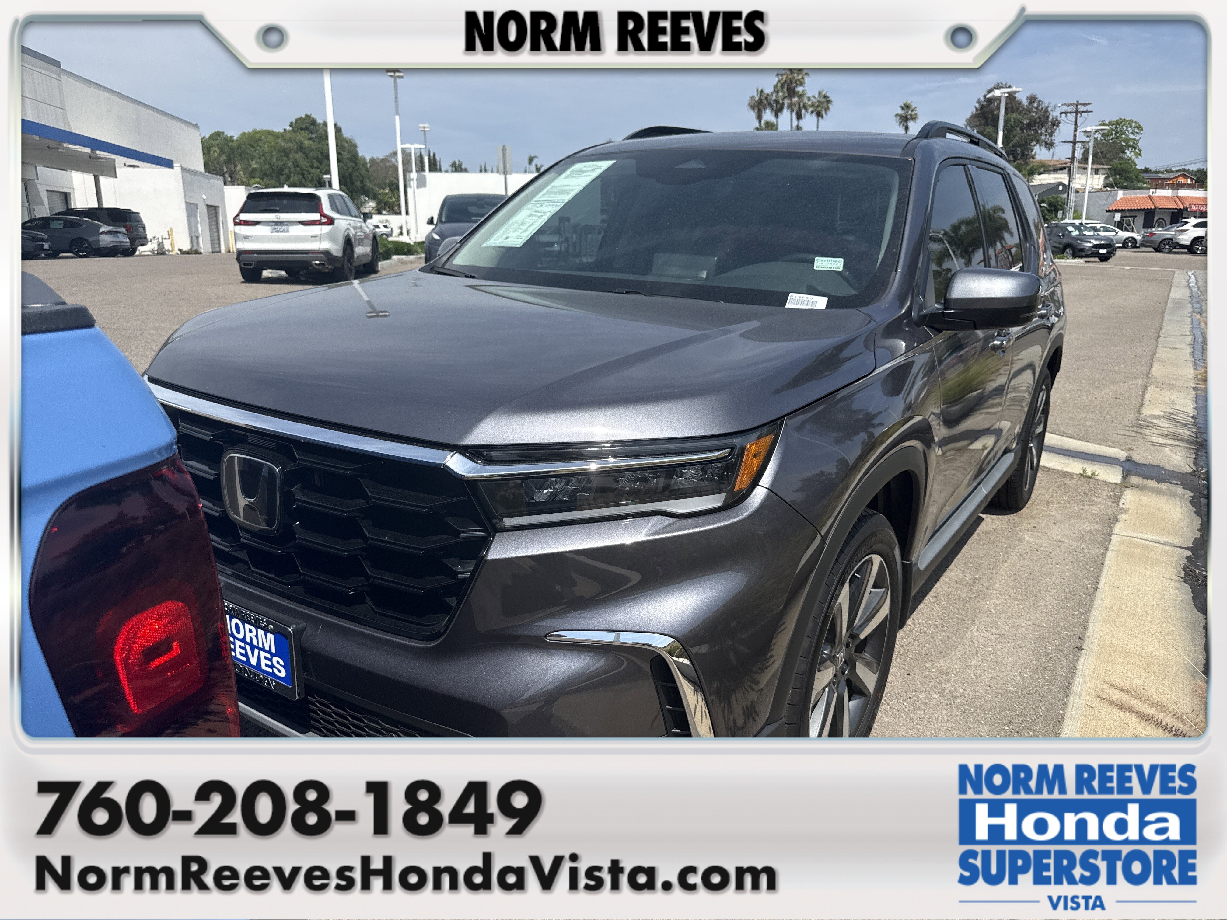 Certified 2025 Honda Pilot Touring image 1