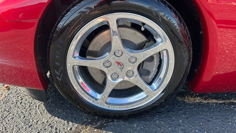 Used 2001 Chevrolet Corvette Convertible w/ Preferred Equipment Group2 RWD image 17