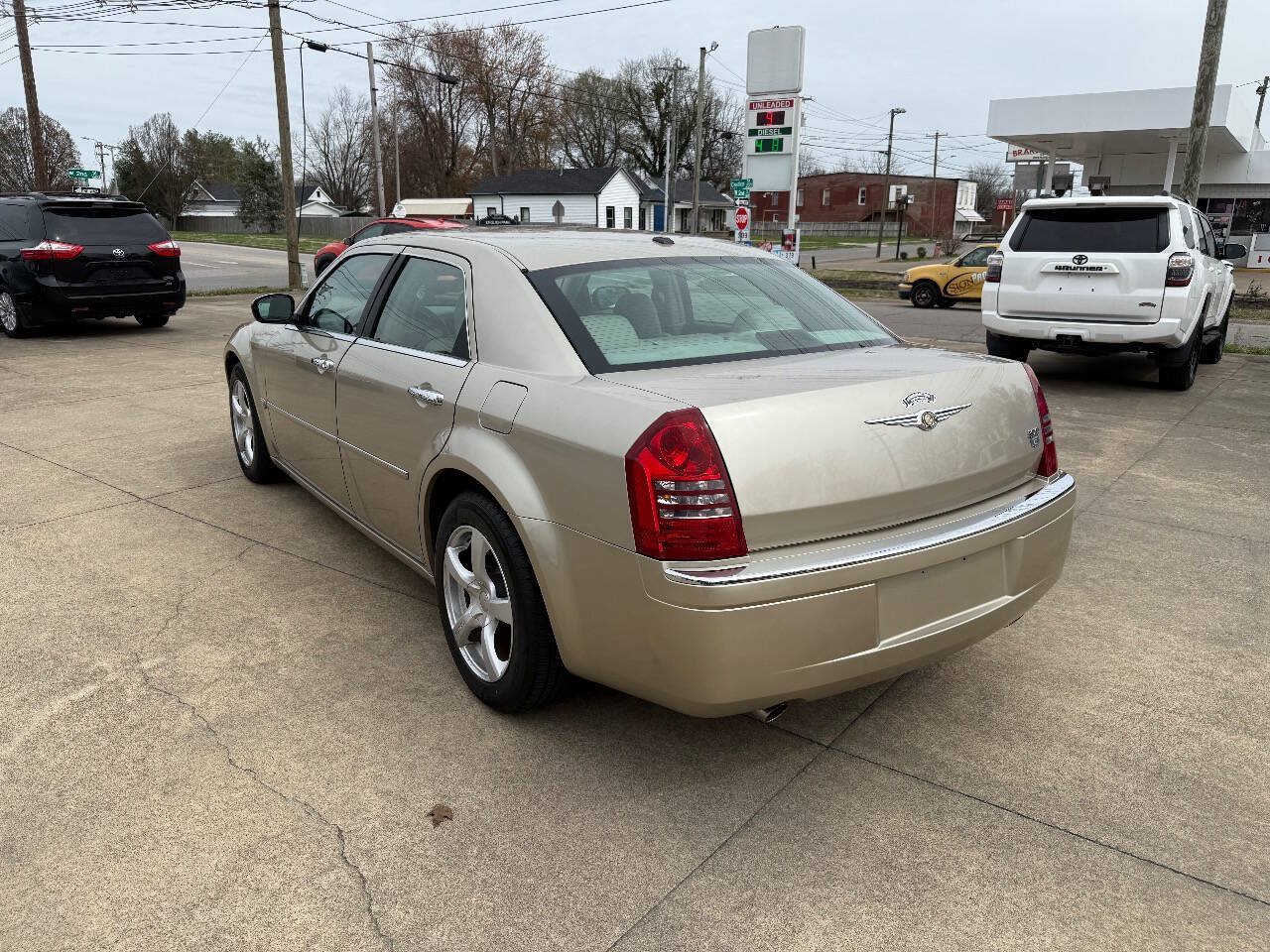 Used 2006 Chrysler 300 C RWD image 3