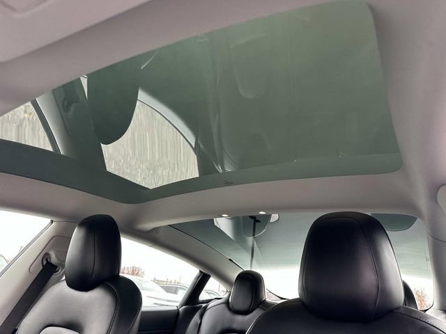 Used 2021 Tesla Model 3 Performance image 15
