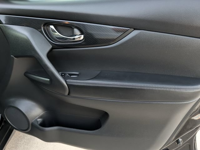 Used 2020 Nissan Rogue SL FWD image 32