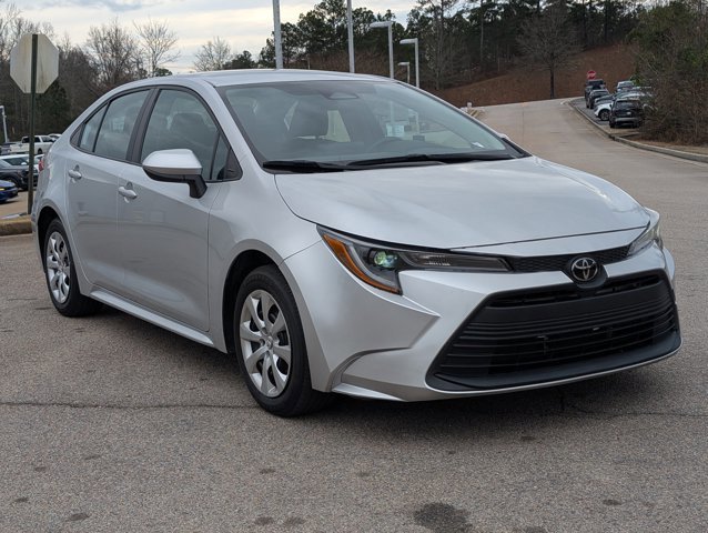 Used 2024 Toyota Corolla LE image 3