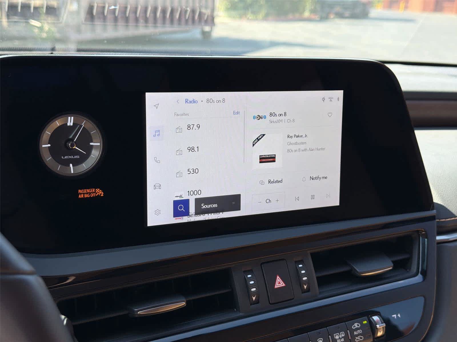 Used 2025 Lexus ES 300h w/ Premium Package FWD image 17