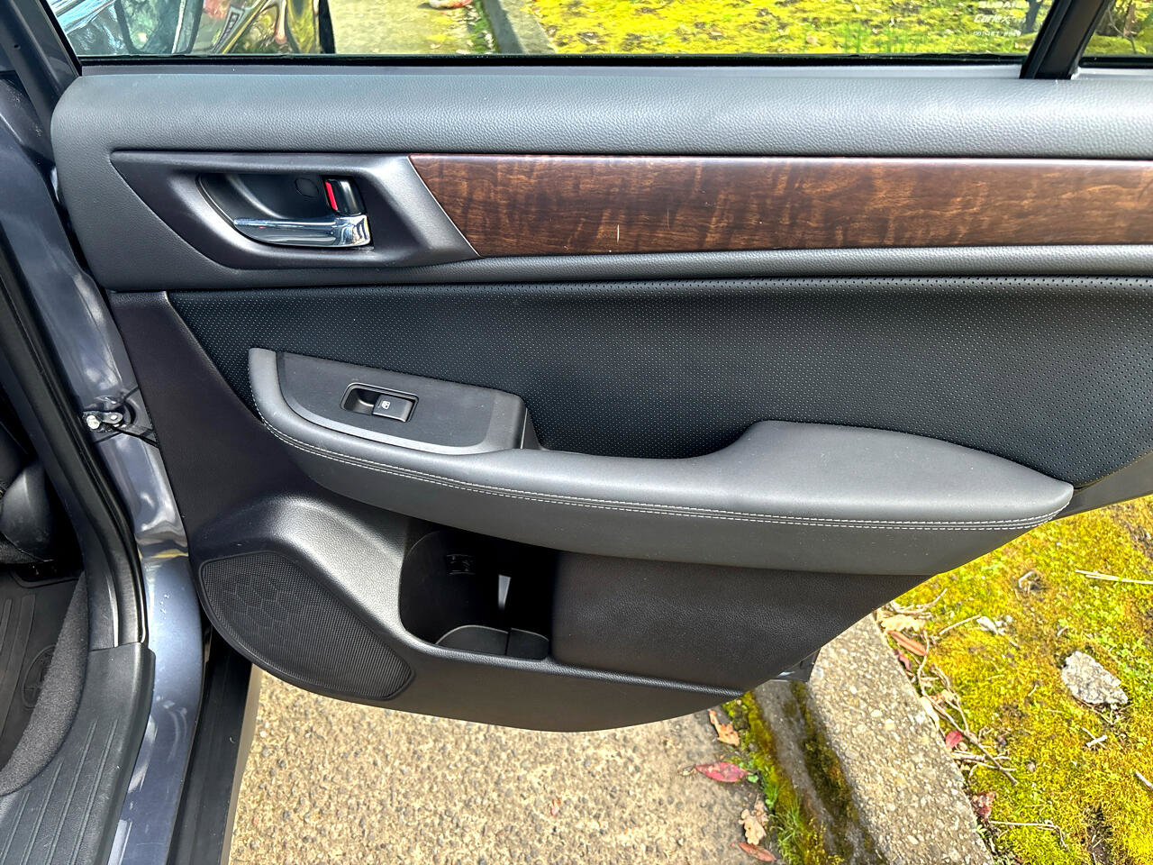 Used 2017 Subaru Outback 2.5i Limited image 30