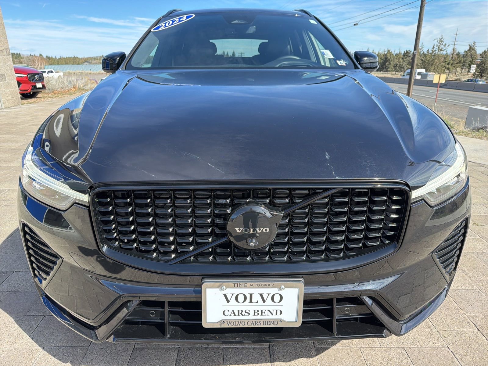 Used 2024 Volvo XC60 B5 Ultimate w/ Protection Package Premier video 2