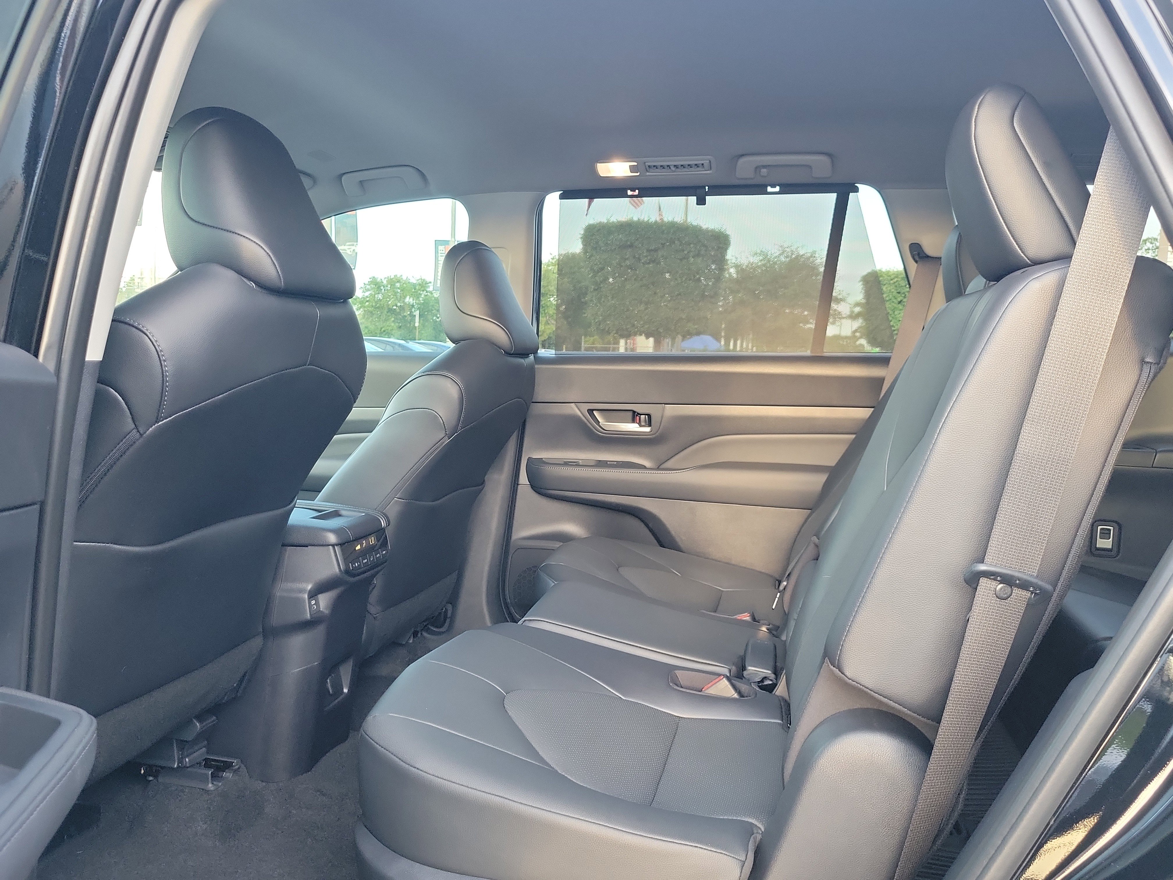Used 2026 Toyota Grand Highlander XLE AWD/4WD image 18