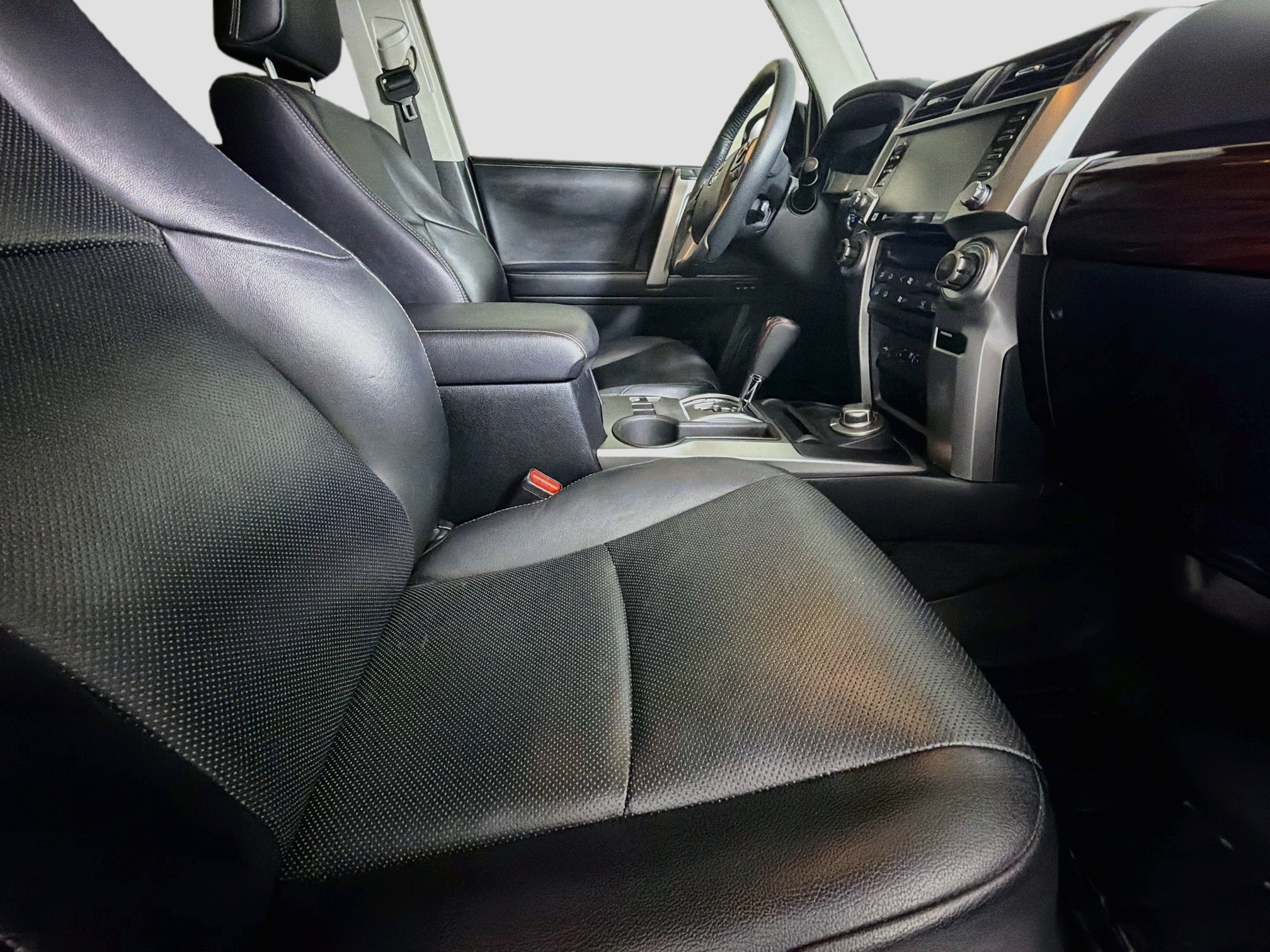 Used 2020 Toyota 4Runner Limited AWD/4WD image 31