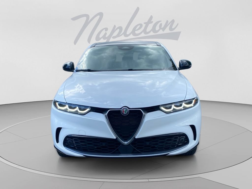 Used 2024 Alfa Romeo Tonale Ti w/ Premium Interior Package AWD/4WD image 9