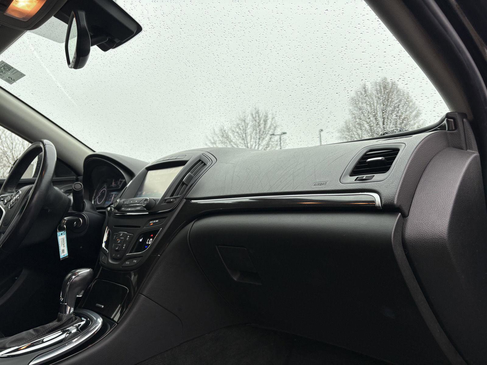 Used 2017 Buick Regal Sport Touring image 22