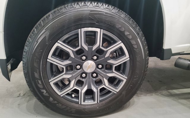 Used 2024 Chevrolet Colorado LT w/ LT Convenience Package III image 38