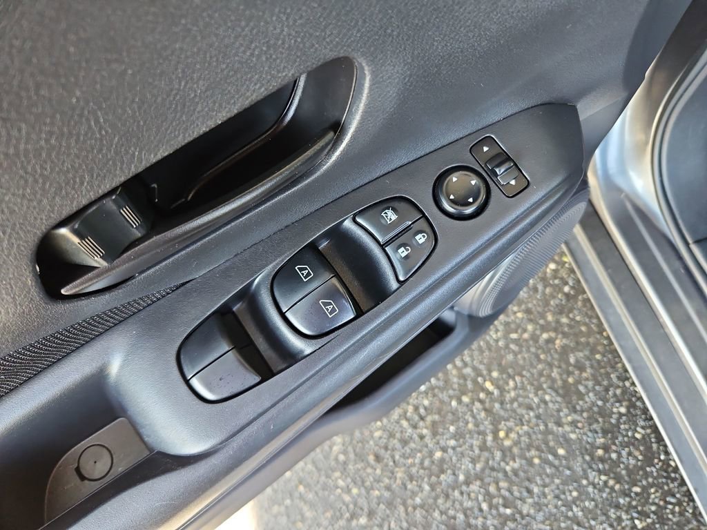 Used 2024 Nissan Kicks S image 24