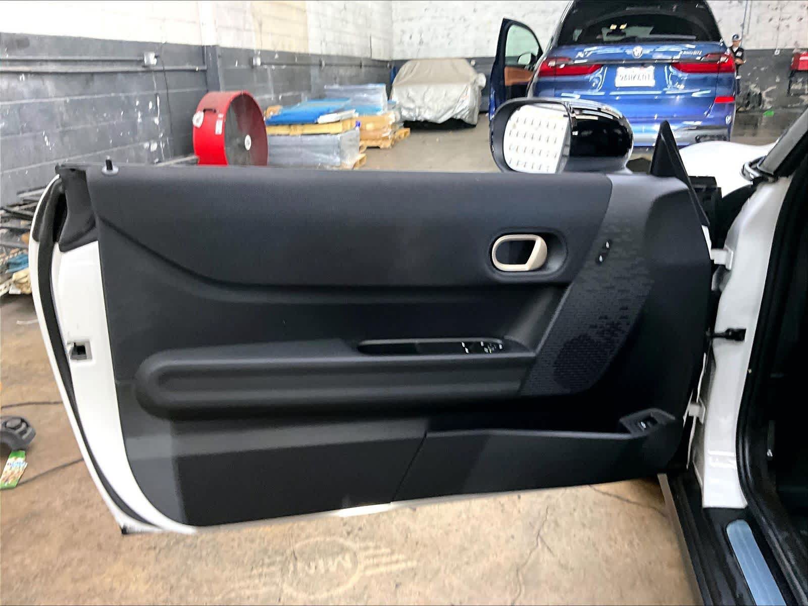 Used 2025 MINI Cooper 2-Door Hardtop FWD image 27