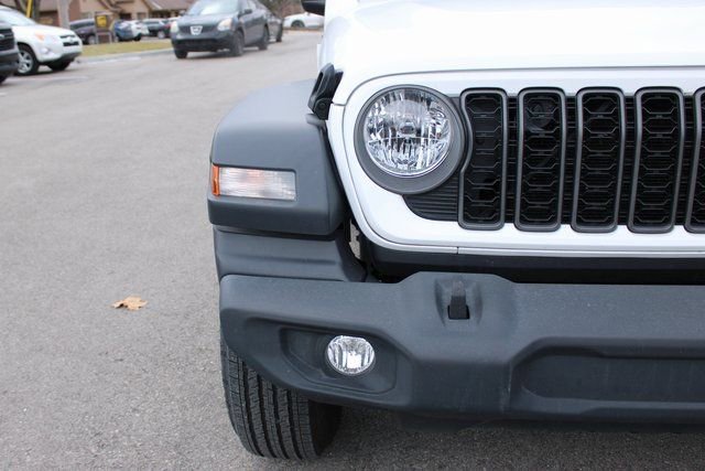Used 2024 Jeep Wrangler Sport image 36