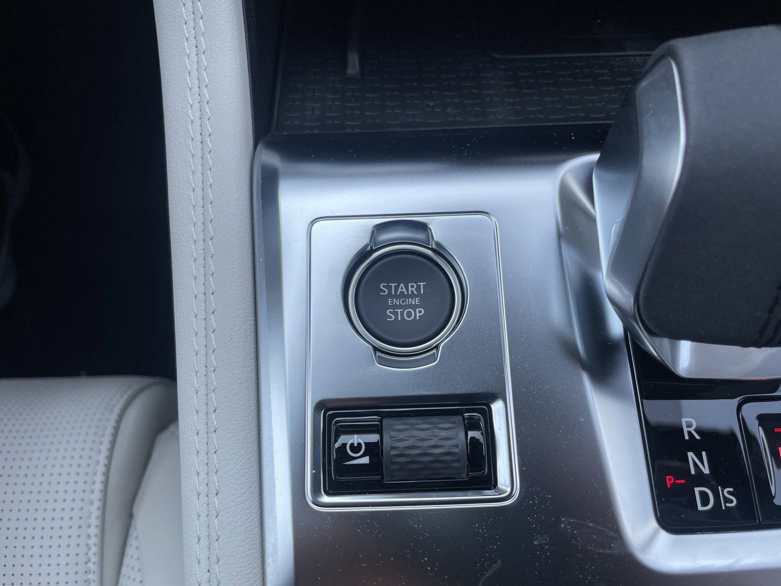 New 2025 Jaguar F-PACE R-Dynamic S image 20