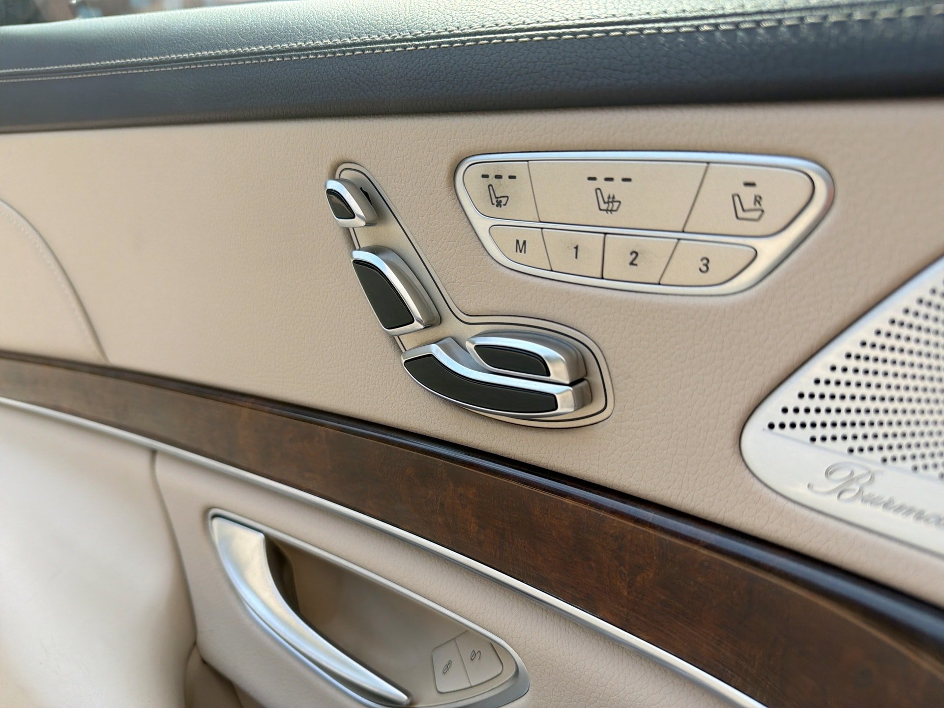Used 2015 Mercedes-Benz S 550 Sedan w/ Sport Package image 14