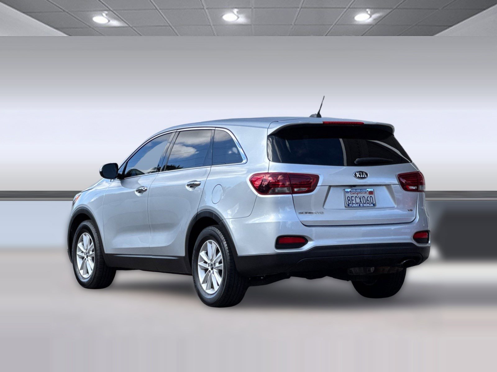 Used 2019 Kia Sorento FWD V6 image 3