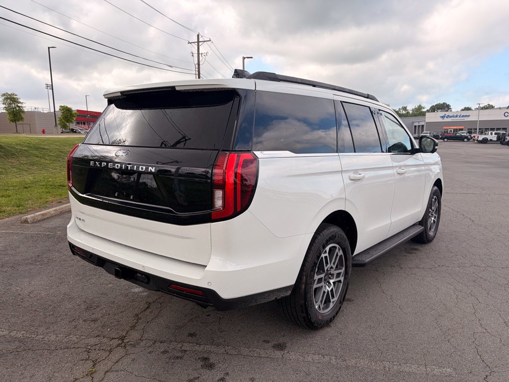 New 2026 Ford Expedition Active RWD image 7