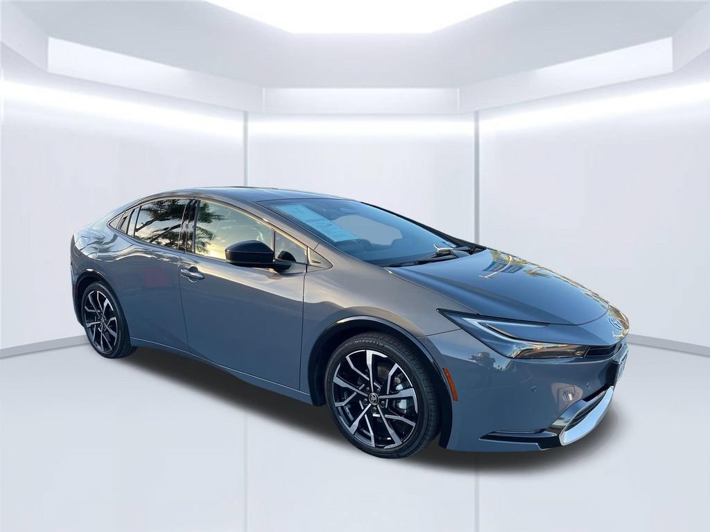 Used 2023 Toyota Prius Prime FWD image 7