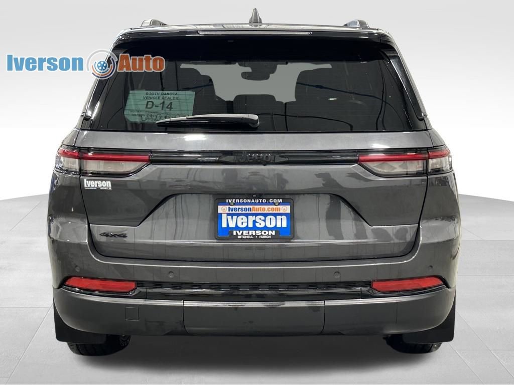 Used 2023 Jeep Grand Cherokee Altitude image 7