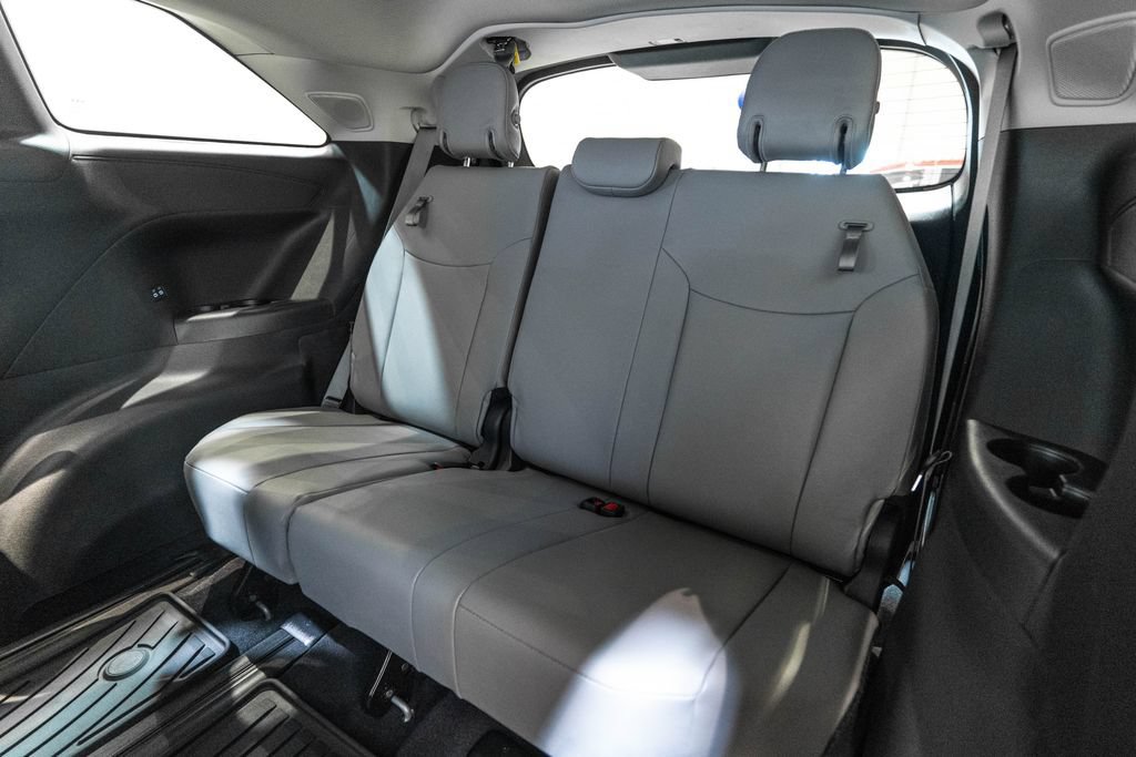 Certified 2025 Toyota Sienna XLE w/ XLE Plus Package FWD image 38
