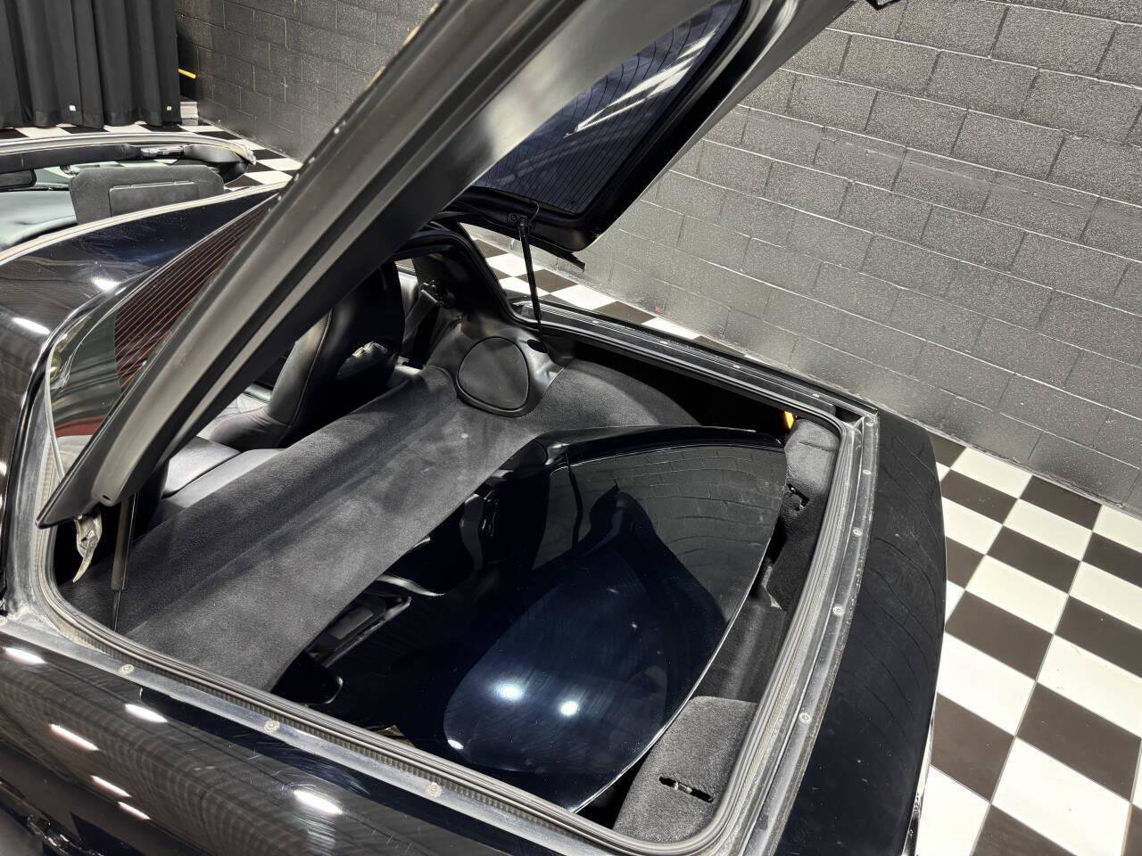 Used 2004 Chevrolet Corvette Coupe w/ Roof Package image 14