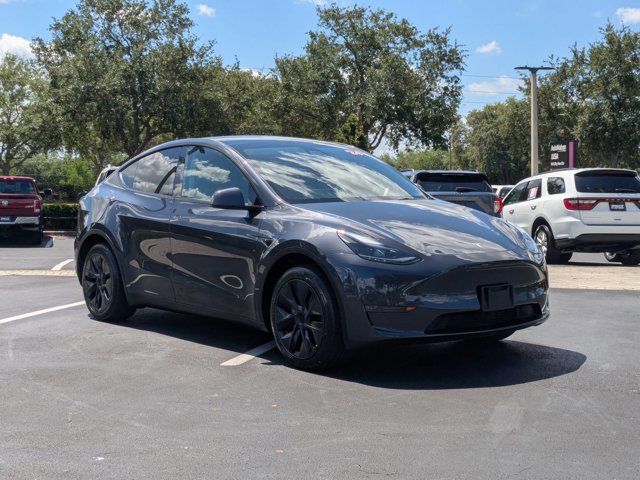 Used 2024 Tesla Model Y Long Range AWD/4WD image 3