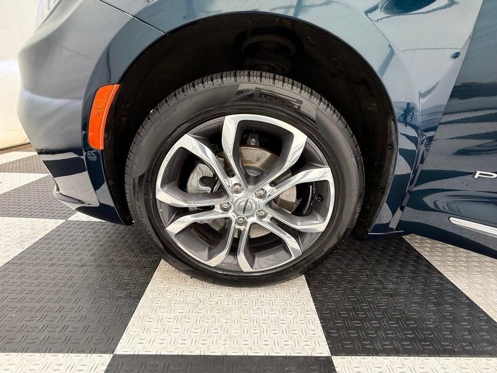 Used 2021 Chrysler Pacifica Pinnacle AWD/4WD image 12