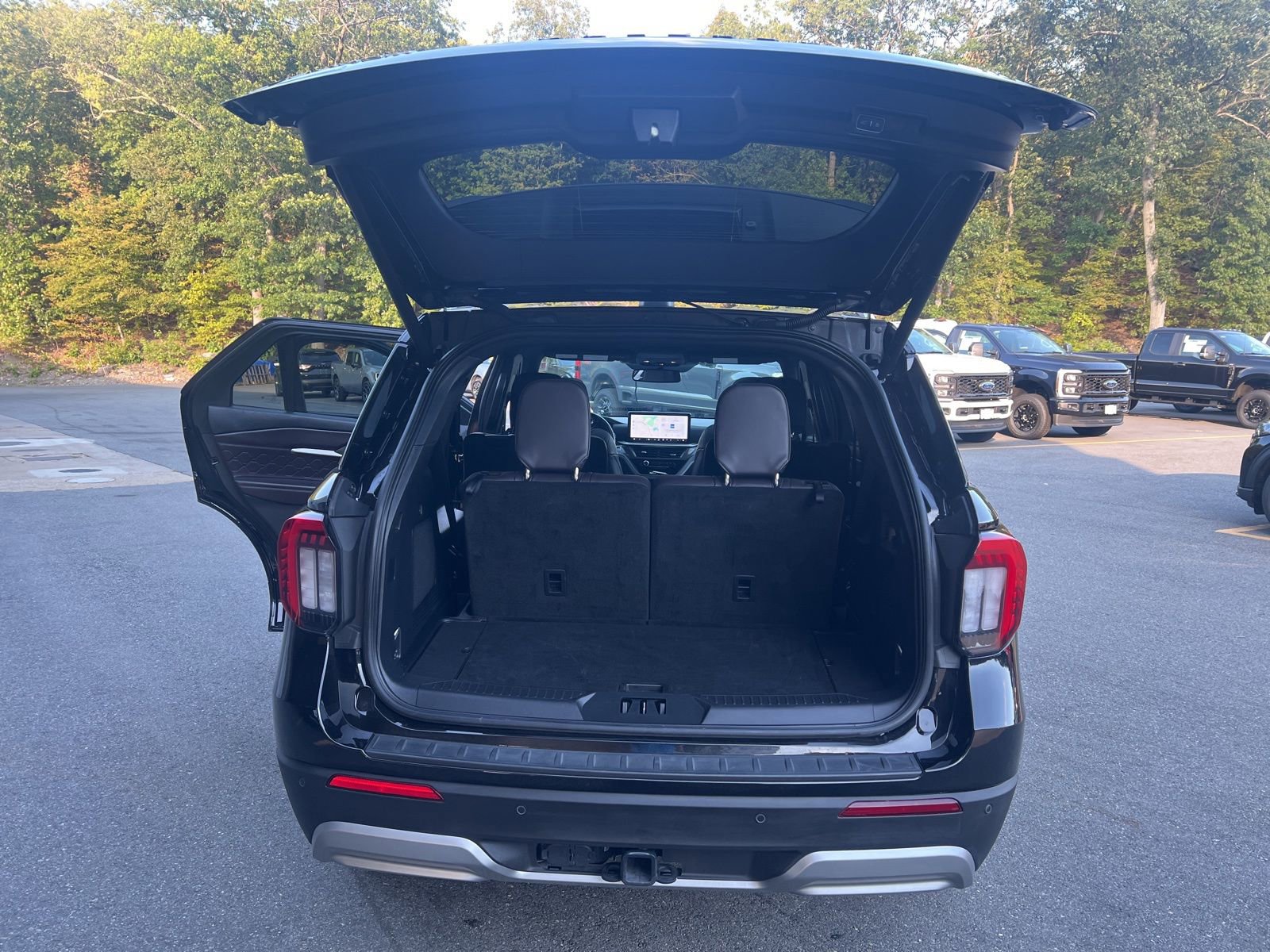 Used 2025 Ford Explorer Platinum w/ LUX Leather Package image 9