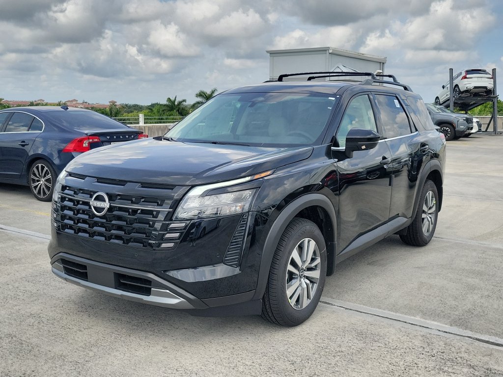 New 2026 Nissan Pathfinder SL FWD image 3