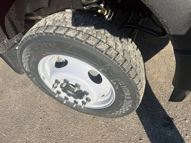 New 2025 Ford F550 4x4 Regular Cab Super Duty image 9