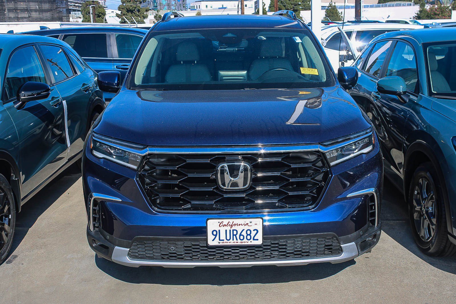 Used 2024 Honda Pilot Touring image 2