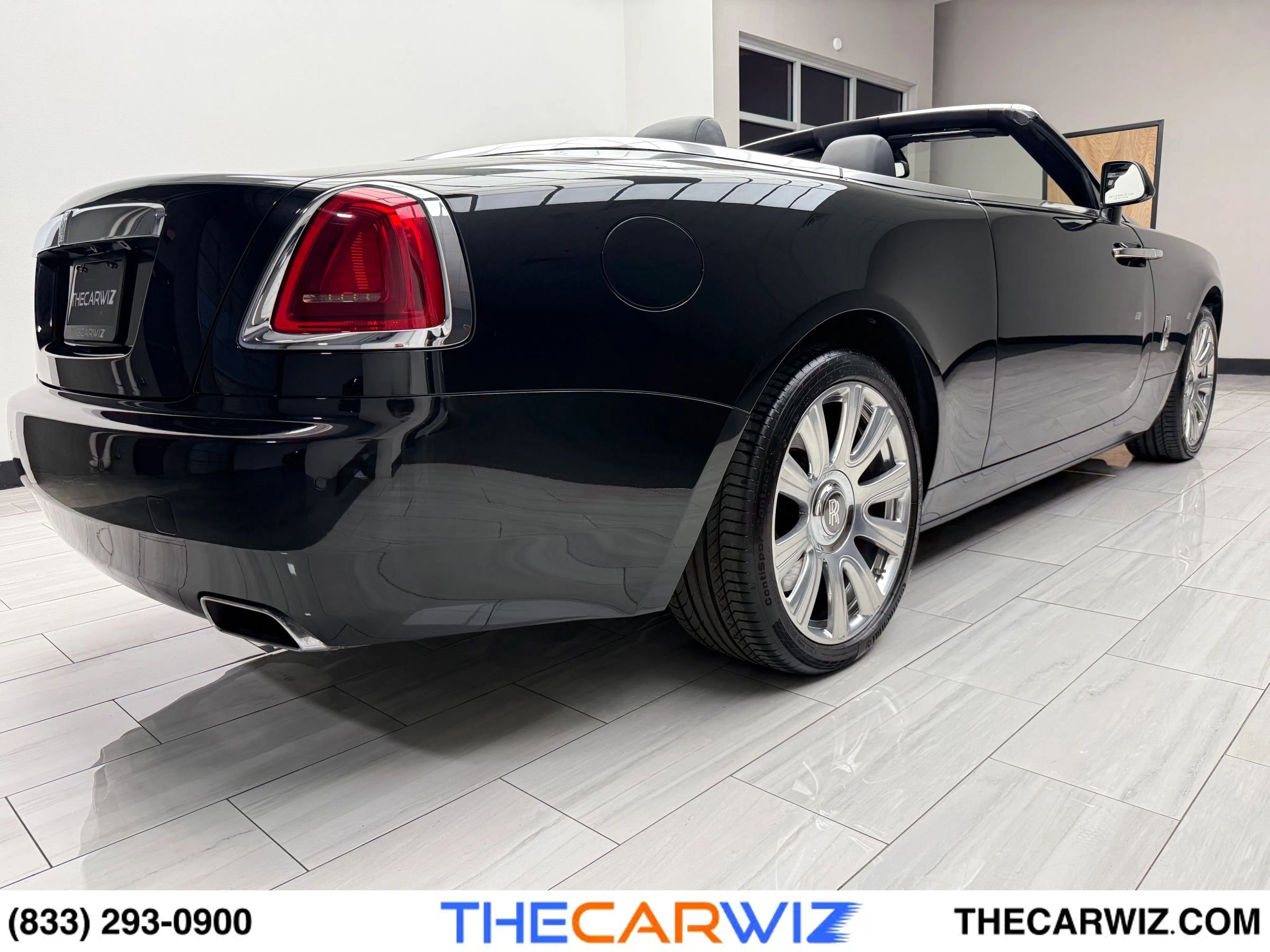 Used 2019 Rolls-Royce Dawn image 22