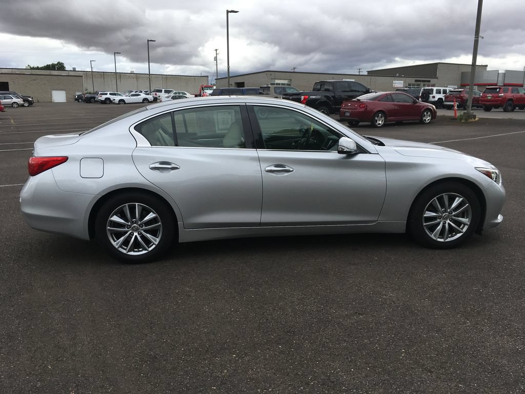 Used 2017 INFINITI Q50 3.0t Premium w/ 3.0T Premium Plus Package RWD image 7