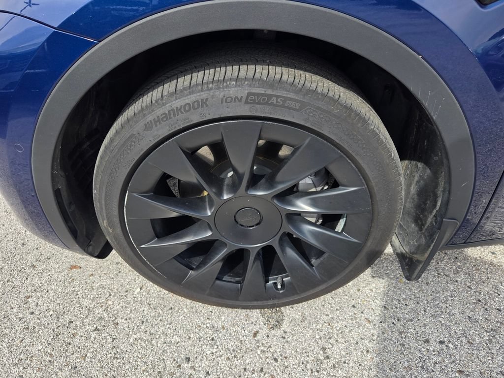 Used 2021 Tesla Model Y Long Range AWD/4WD image 21