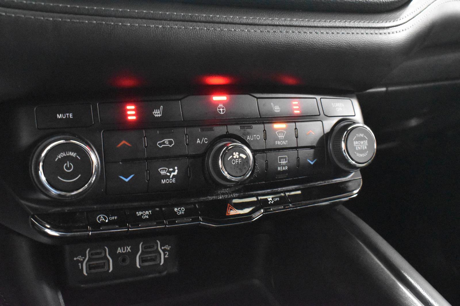 Used 2024 Dodge Durango SXT image 16