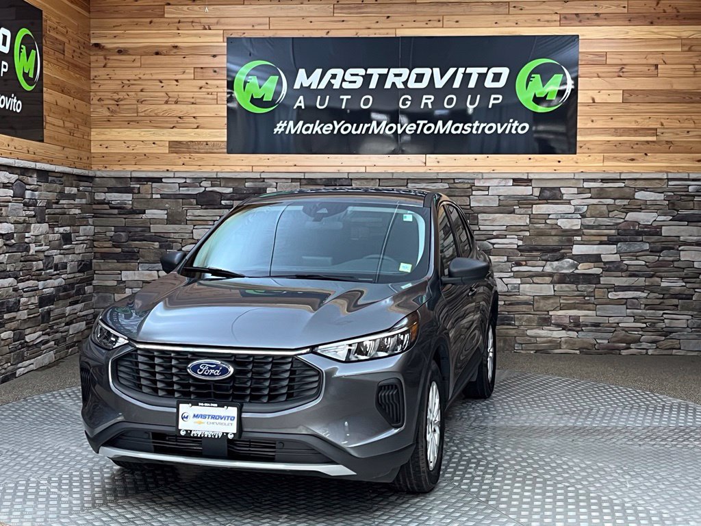 Used 2023 Ford Escape Active AWD/4WD image 3