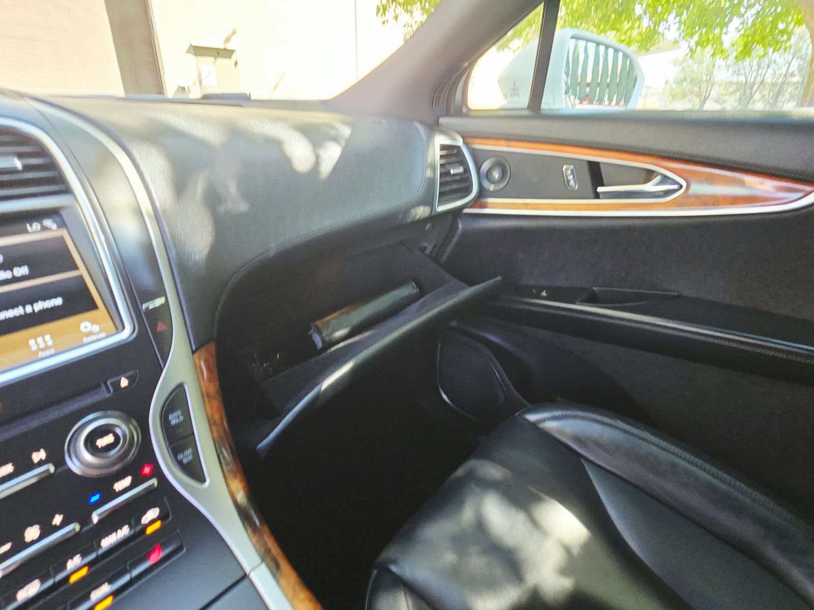 Used 2016 Lincoln MKX Select w/ Select Plus Package FWD image 24