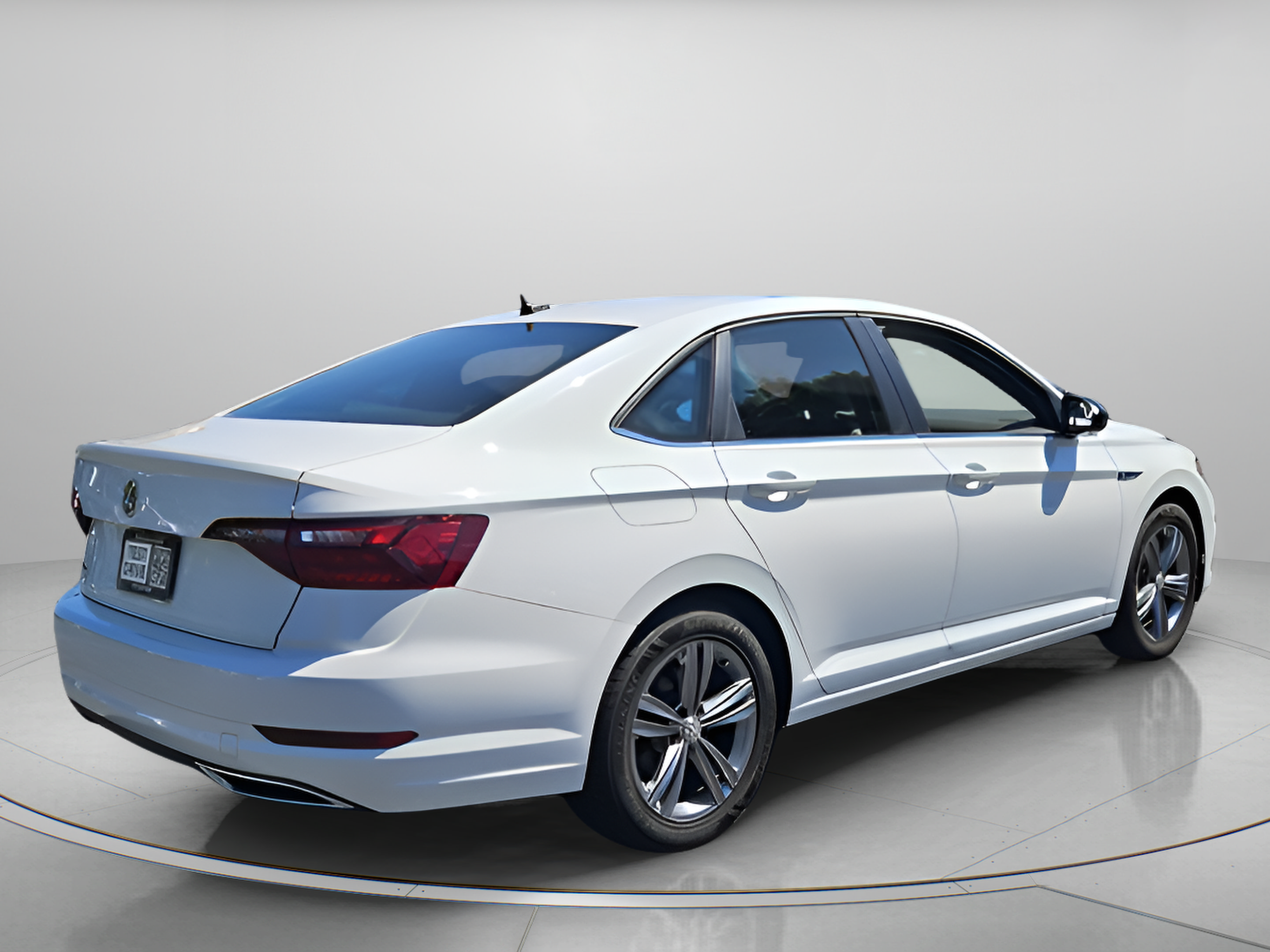 Used 2020 Volkswagen Jetta R-Line w/ R-Line Cold Weather Package FWD image 5