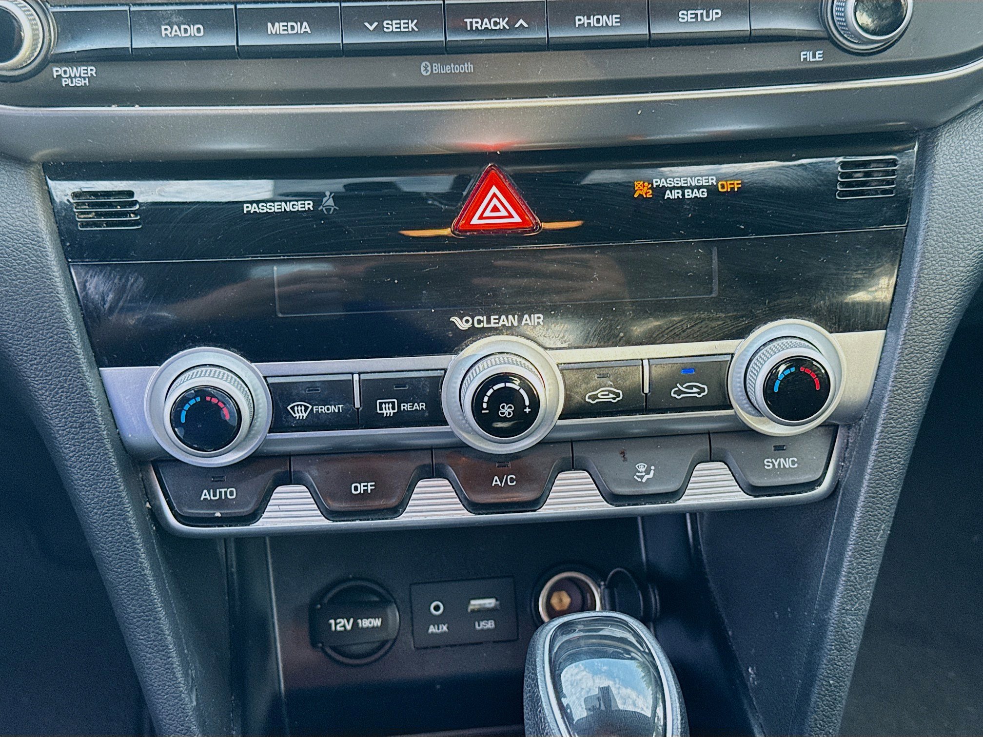 Used 2020 Hyundai Elantra SE w/ Cargo Package (C1) image 12