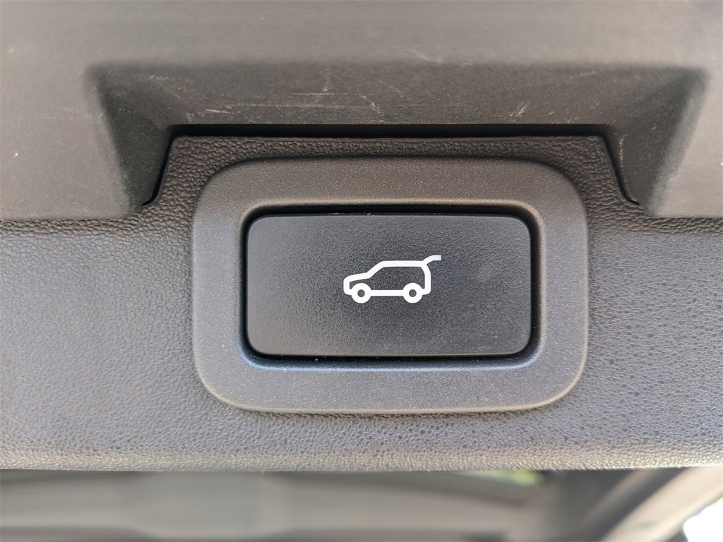 Used 2017 Land Rover Discovery HSE image 15